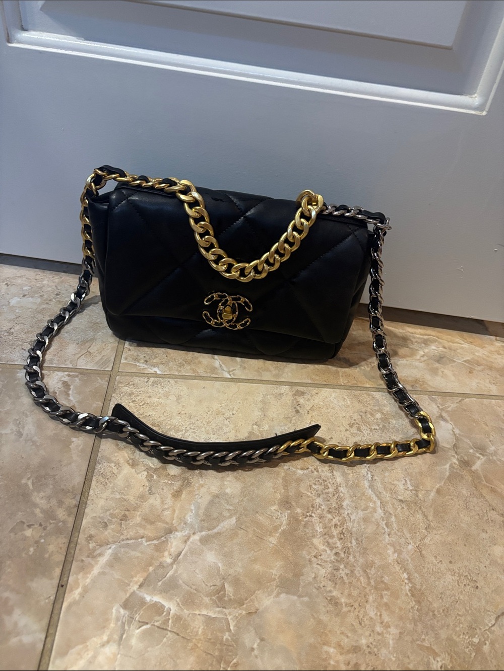 Black Quilted Chain Shoulder Bag UNBRANDED - Picture 3 of 6